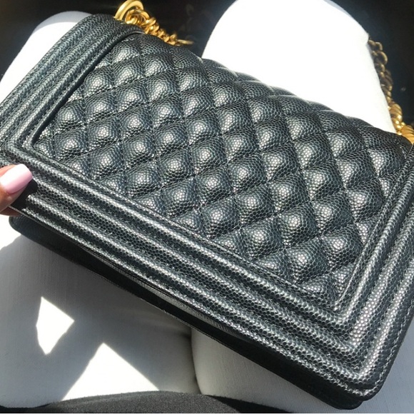 👑✅PRICE FIRM✅ Gorgeous Black and Gold Quilted Shoulder Crossbody Bag. Brand New! - Picture 14 of 17